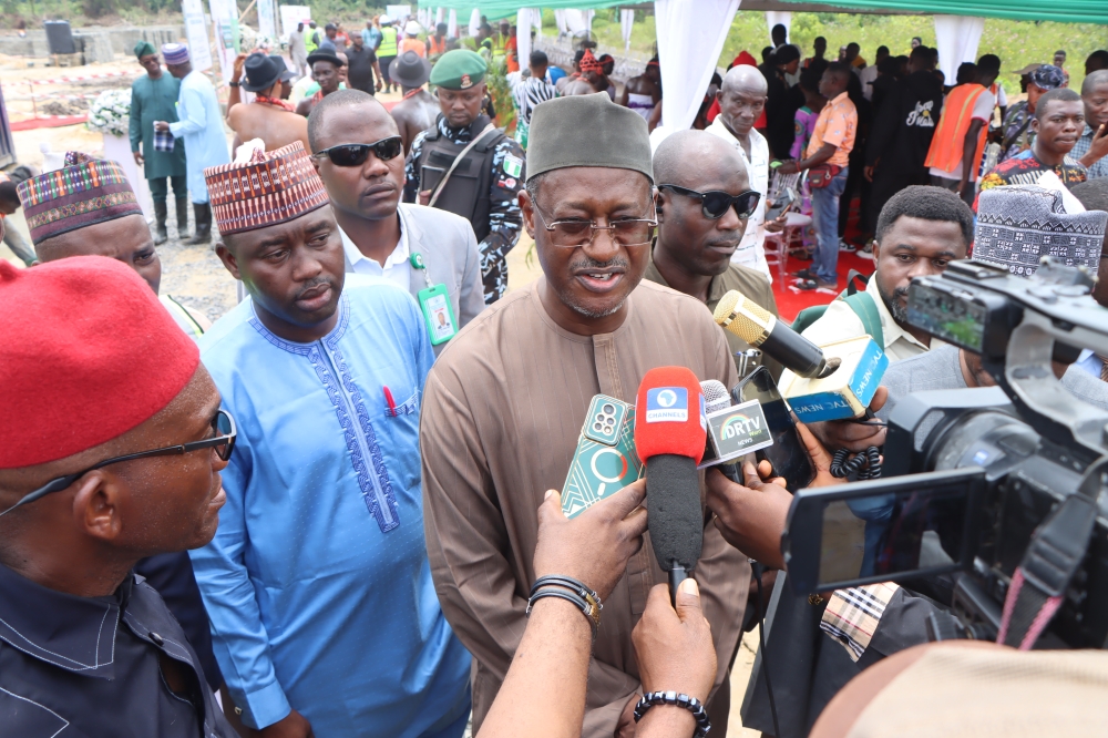 His Excellency, Rt. Hon. (Elder) Sheriff Francis Orohwedor Oborevwori, Governor, Delta State, Represented by the Deputy Governor, H.E, Sir. Monday Onyeme, FCA, Honourable Minister of Housing and Urban Development, Arc. Ahmed Musa Dangiwa FNIA and other management staff at the Official Ground Breaking ceremony of the 250 Housing Units Renewed Hope Estate, Ekpan, Uvwie LGA, Delta State on the 29th June, 2024
