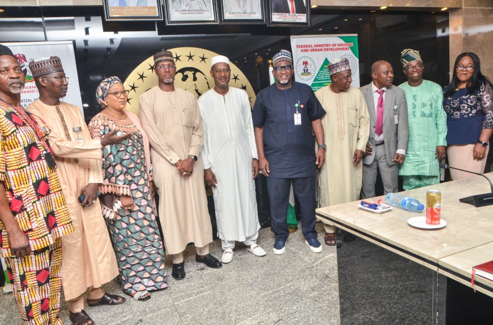 National leadership of Association of Senior Civil Servant of Nigeria (ASCSN), on a Courtesy visit to the Hon. Minister of Housing and urban Development, Arch. Ahmed Musa Dangiwa, Tuesday 29th April, 2025