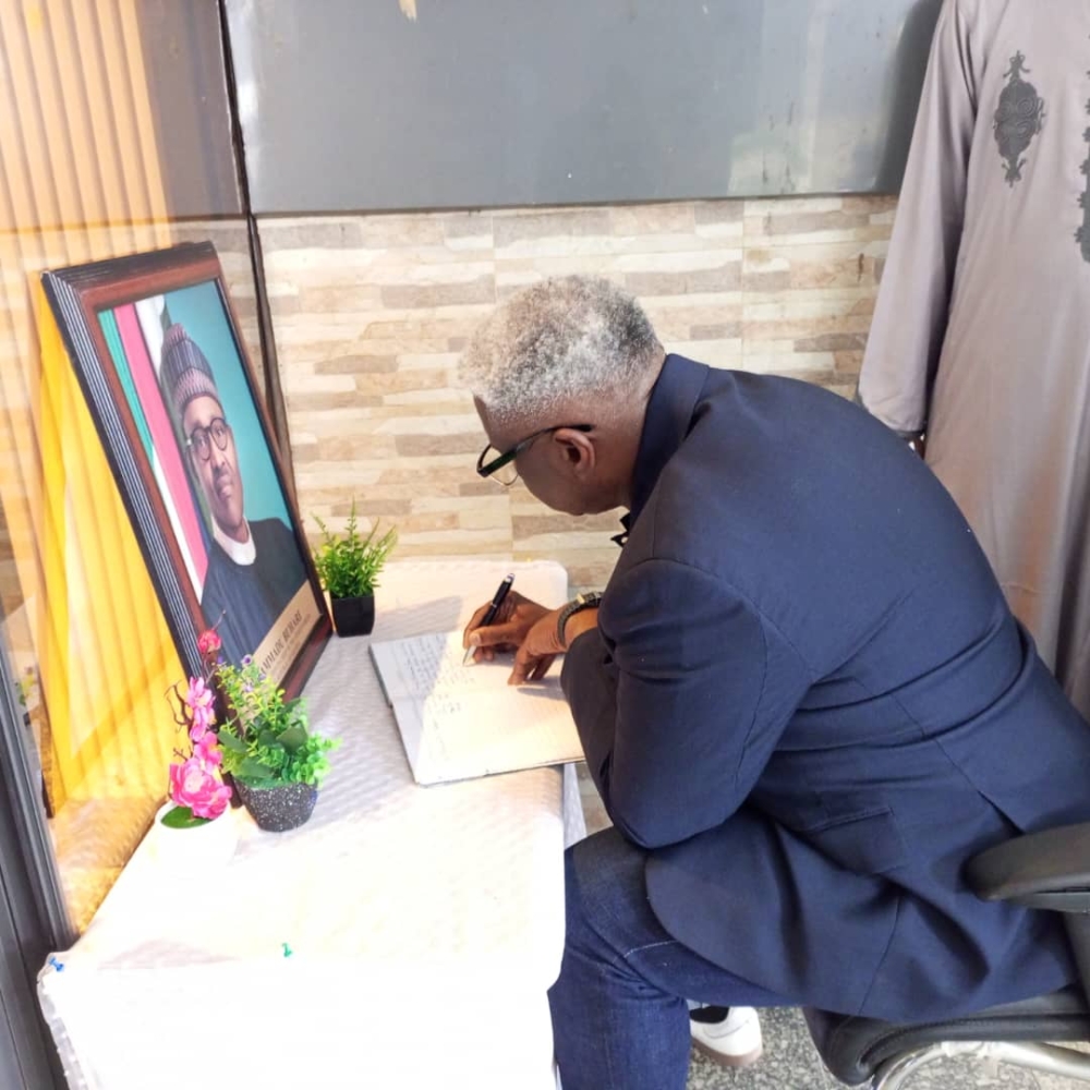 The Permanent Secretary,  Federal Ministry of Housing and Urban Development,  Dr Shuaib Belgore, led Management staff of the Ministry to sign the condolence register in honour of the late former President of the Federal Republic of Nigeria, His Excellency Muhammadu Buhari, GCFR, at the FMHUD heaquarters,  Mabushi, Abuja.