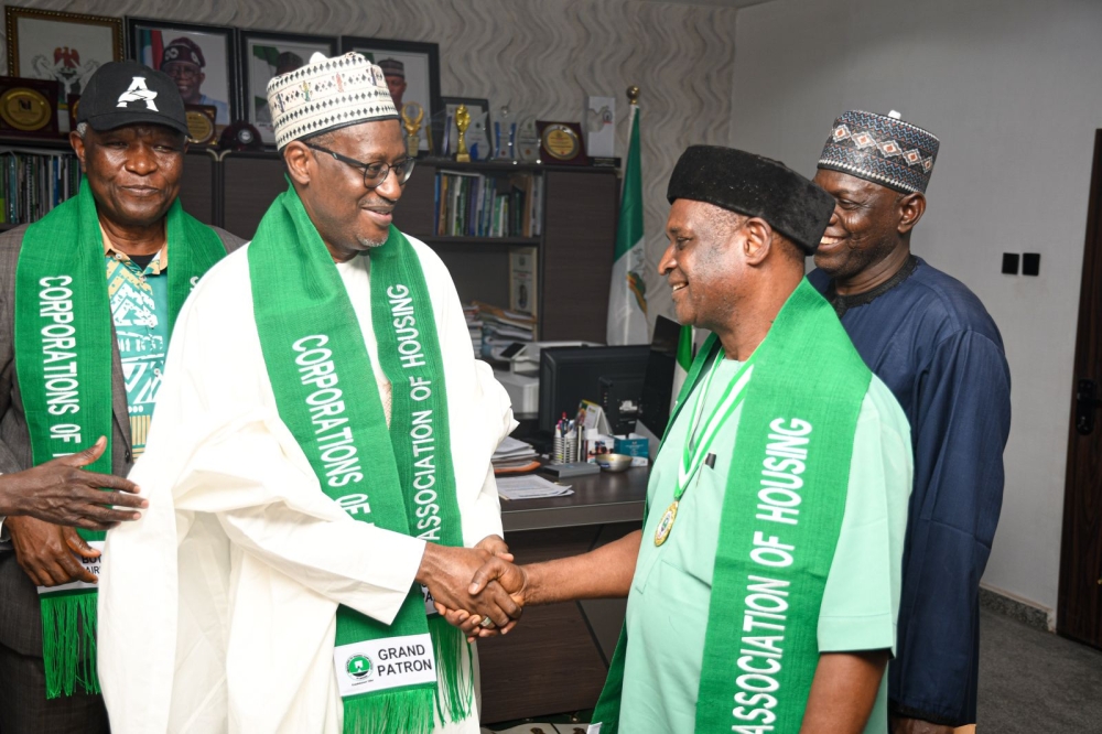 Newly elected AHCN leadership during a courtesy visit to the Hon Minister,  Housing and Urban Development, Arc Ahmed Dangiwa
