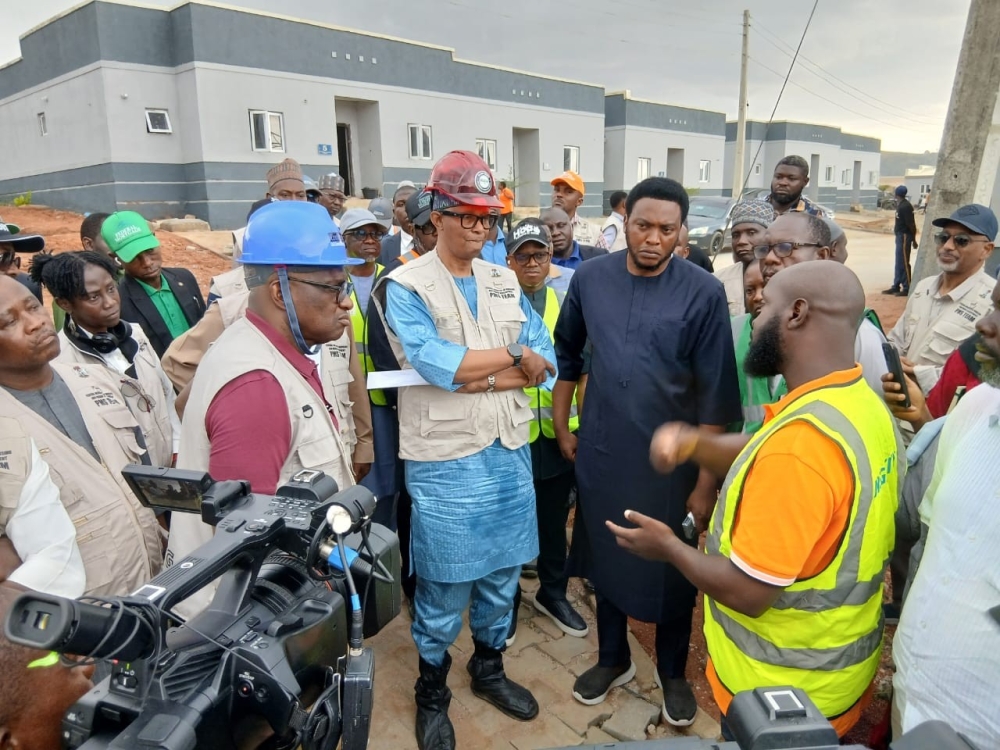 Hon Minister,  FMHUD,  Engr Muttaqha Rabe Darma, Hon Minister of State, Hon. Yusuf Ata, the Permanent Secretary and other management staff of the Ministry on inspection visit to Karsana Renewed Hope City and Federal Govt Military Housing Estate (Brain & Hammers), Abuja. ,April 30th, 2026